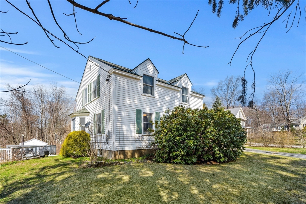 37 Pepperell Rd