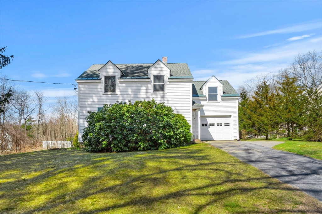 37 Pepperell Rd