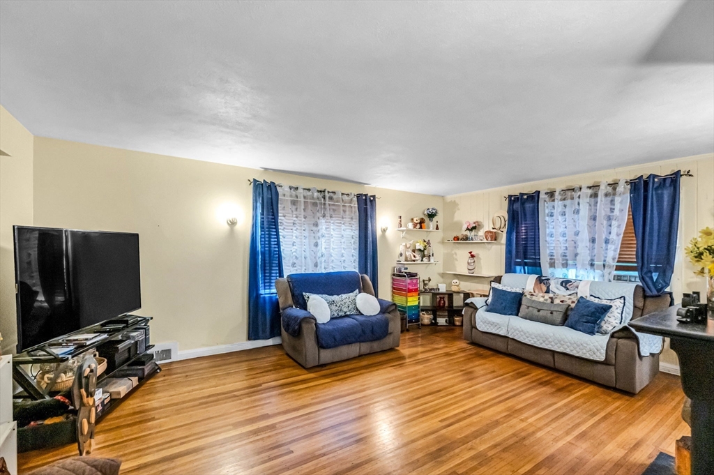 74 Point Grove Rd