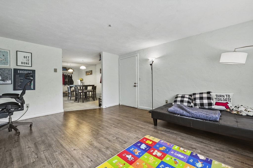 220 Swanson Road 605