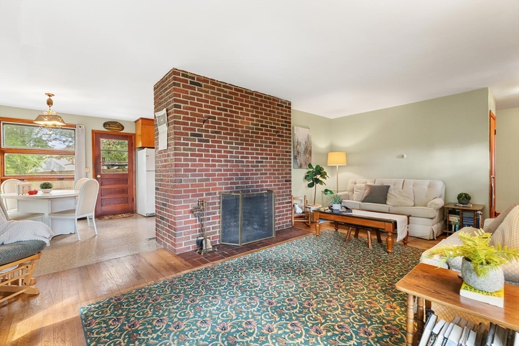 8 Everett St