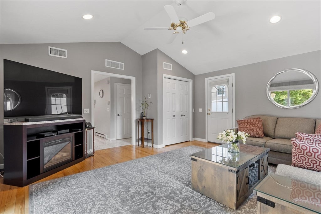 5 Aspen Rd