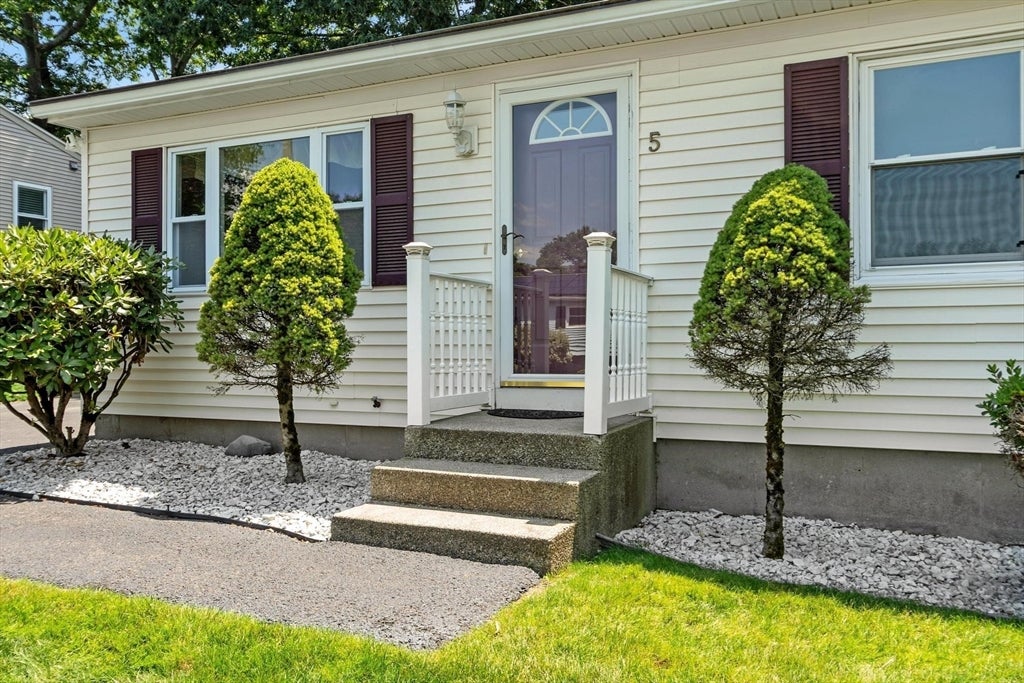 5 Aspen Rd