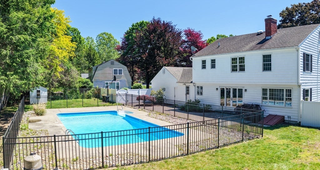 252 Pinewood Drive