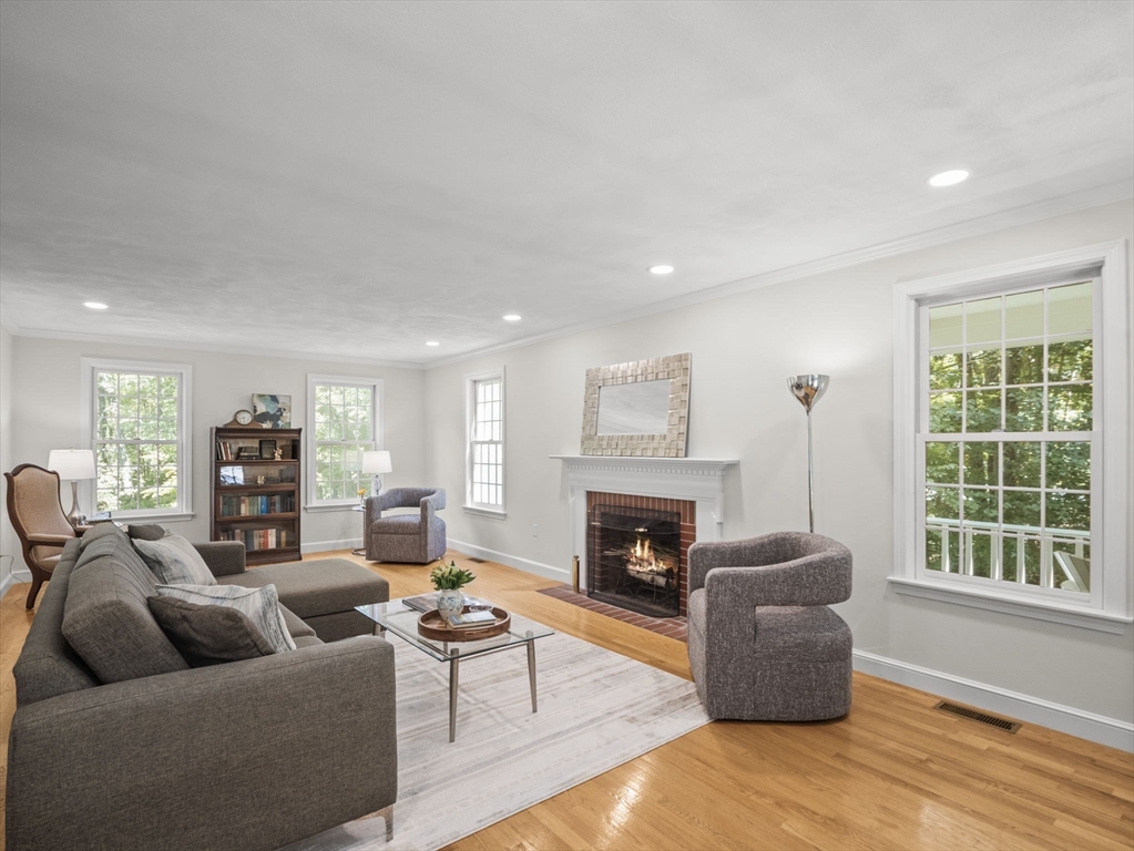8 Cobblestone Lane