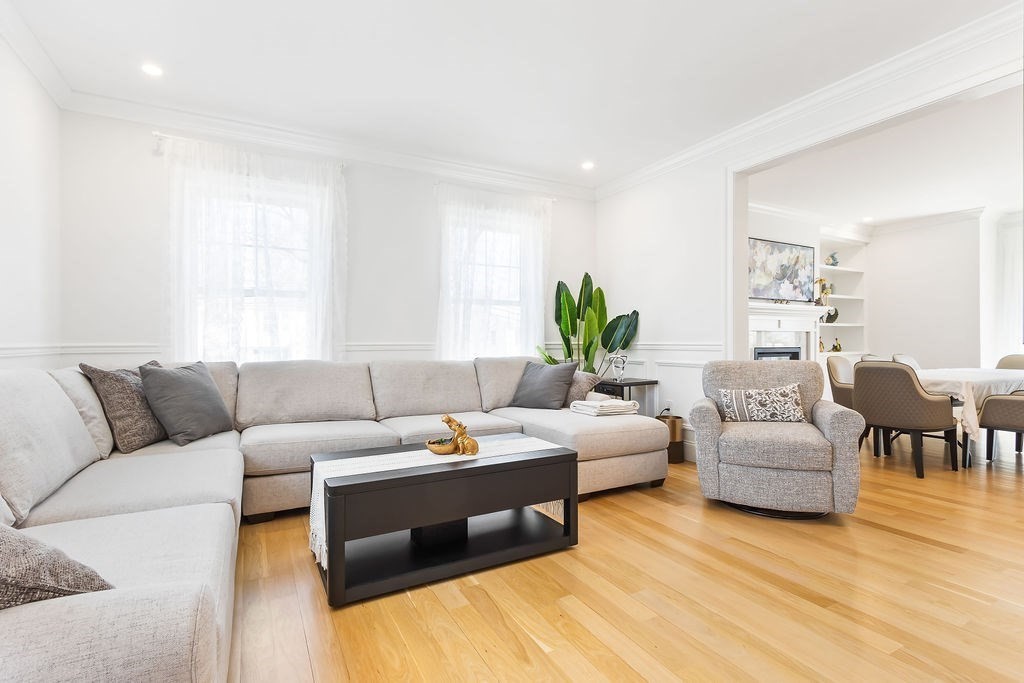 Boston, Massachusetts 02132, United States, 5 Bedrooms Bedrooms, ,5 BathroomsBathrooms,Residential,Active,125183