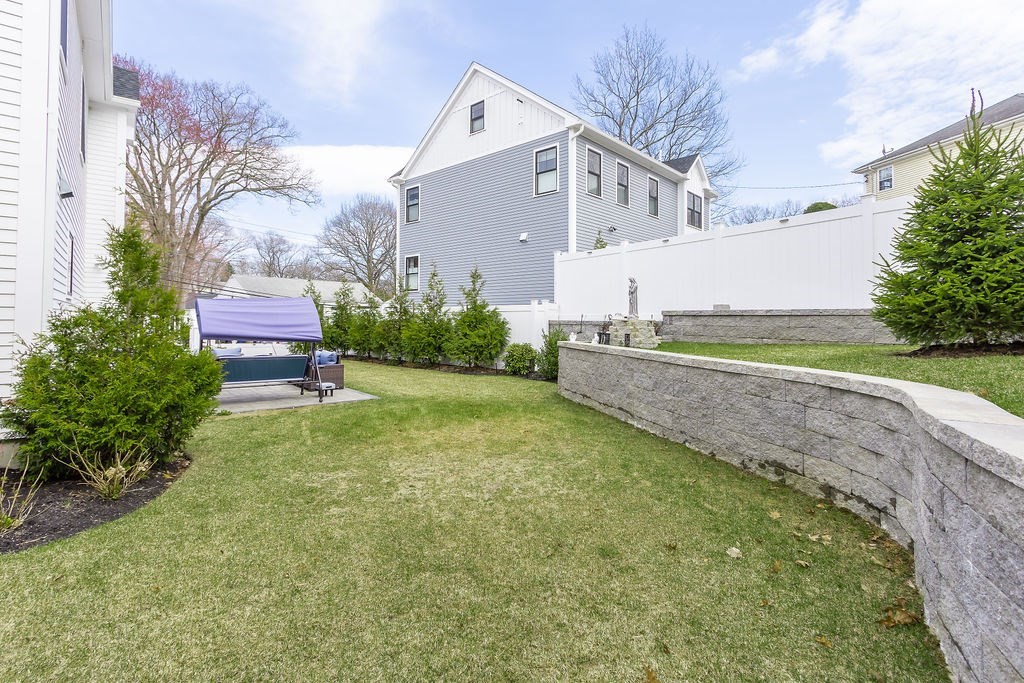 Boston, Massachusetts 02132, United States, 5 Bedrooms Bedrooms, ,5 BathroomsBathrooms,Residential,Active,125183