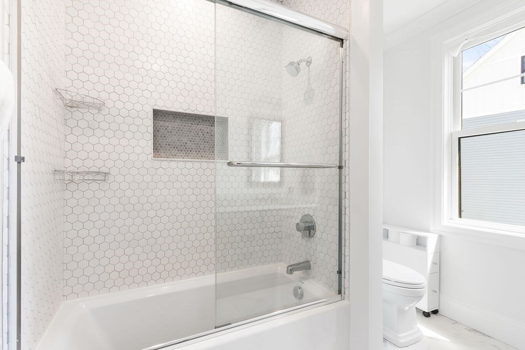 Boston, Massachusetts 02132, United States, 5 Bedrooms Bedrooms, ,5 BathroomsBathrooms,Residential,Active,125183