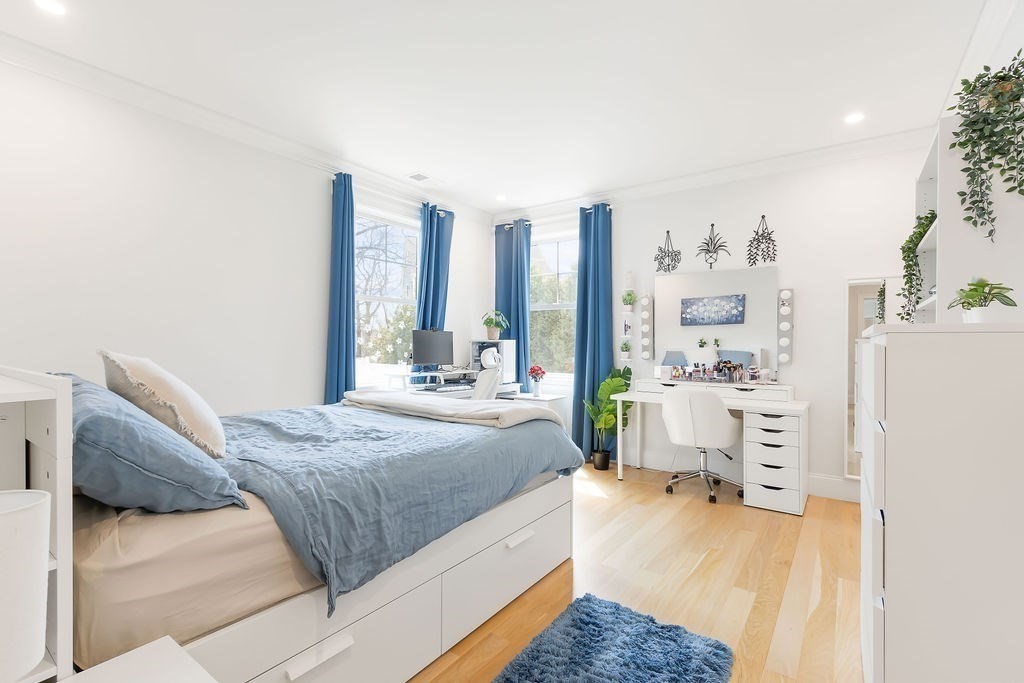 Boston, Massachusetts 02132, United States, 5 Bedrooms Bedrooms, ,5 BathroomsBathrooms,Residential,Active,125183