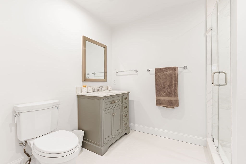 Boston, Massachusetts 02132, United States, 5 Bedrooms Bedrooms, ,5 BathroomsBathrooms,Residential,Active,125183