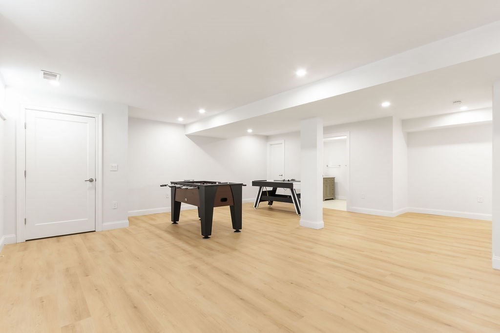 Boston, Massachusetts 02132, United States, 5 Bedrooms Bedrooms, ,5 BathroomsBathrooms,Residential,Active,125183