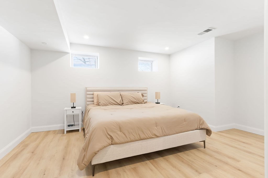 Boston, Massachusetts 02132, United States, 5 Bedrooms Bedrooms, ,5 BathroomsBathrooms,Residential,Active,125183