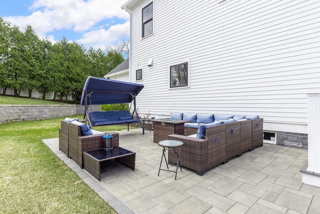 Boston, Massachusetts 02132, United States, 5 Bedrooms Bedrooms, ,5 BathroomsBathrooms,Residential,Active,125183