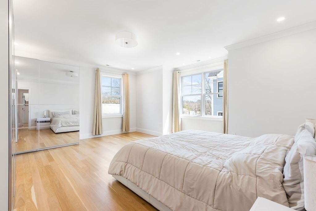 Boston, Massachusetts 02132, United States, 5 Bedrooms Bedrooms, ,5 BathroomsBathrooms,Residential,Active,125183