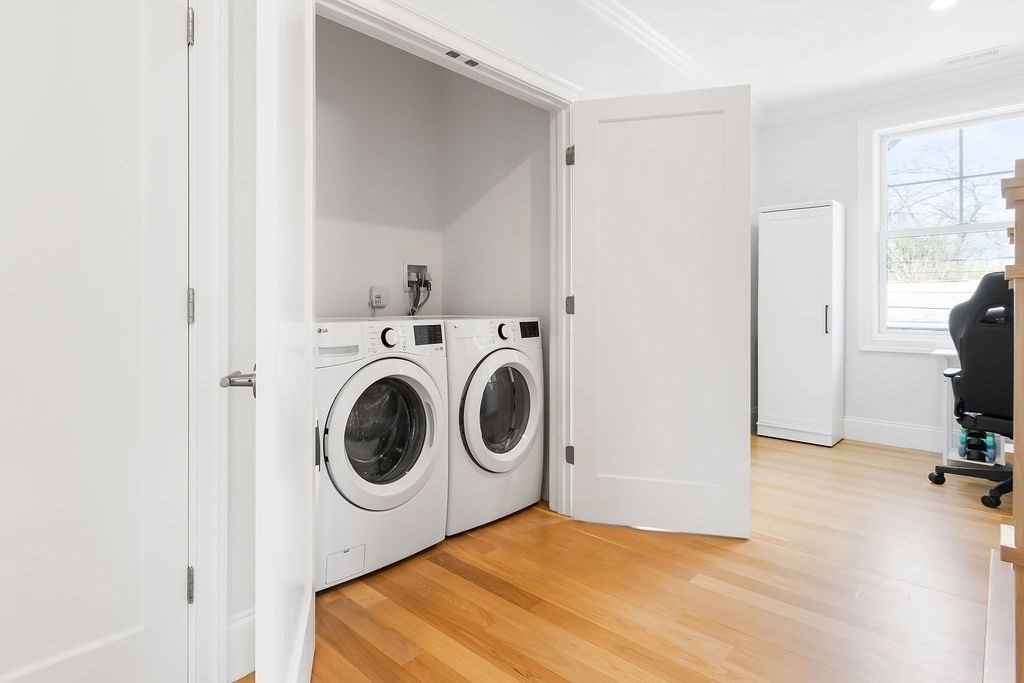 Boston, Massachusetts 02132, United States, 5 Bedrooms Bedrooms, ,5 BathroomsBathrooms,Residential,Active,125183