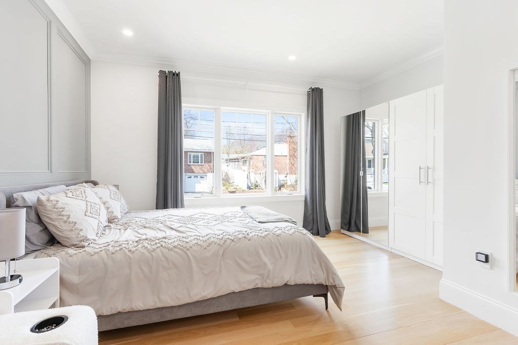 Boston, Massachusetts 02132, United States, 5 Bedrooms Bedrooms, ,5 BathroomsBathrooms,Residential,Active,125183