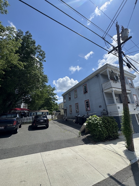 39 Ayer St