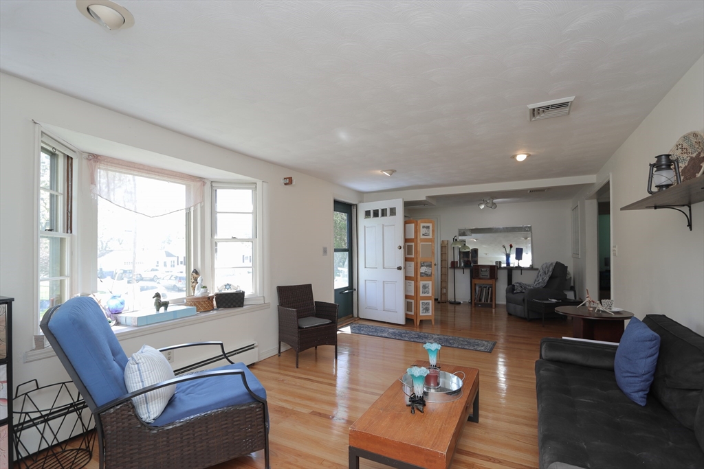 49 Fitzgerald Rd, Springfield, MA Photo #9