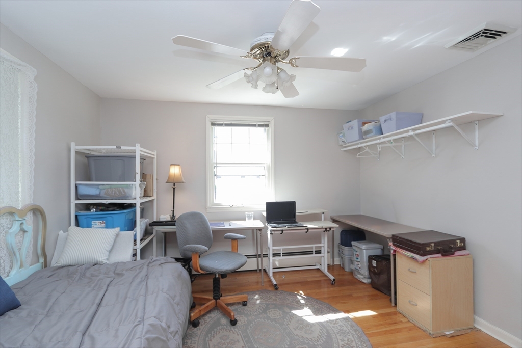 49 Fitzgerald Rd, Springfield, MA Photo #22