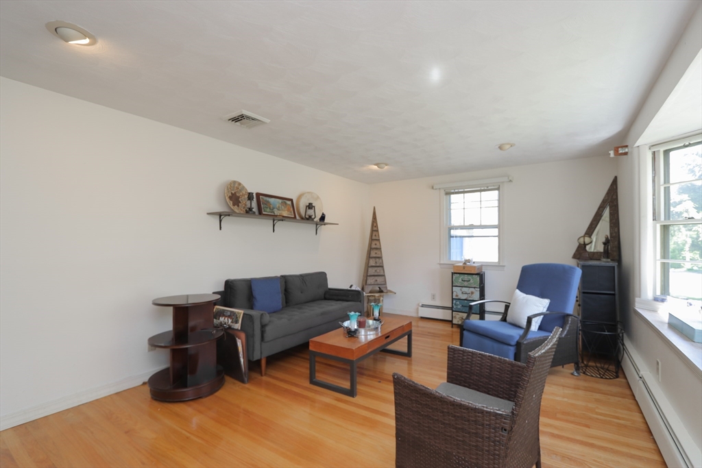 49 Fitzgerald Rd, Springfield, MA Photo #8