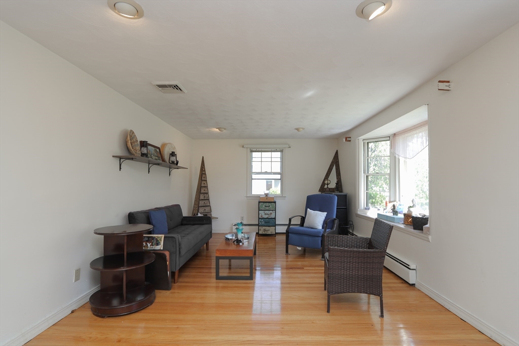 49 Fitzgerald Rd, Springfield, MA Photo #7
