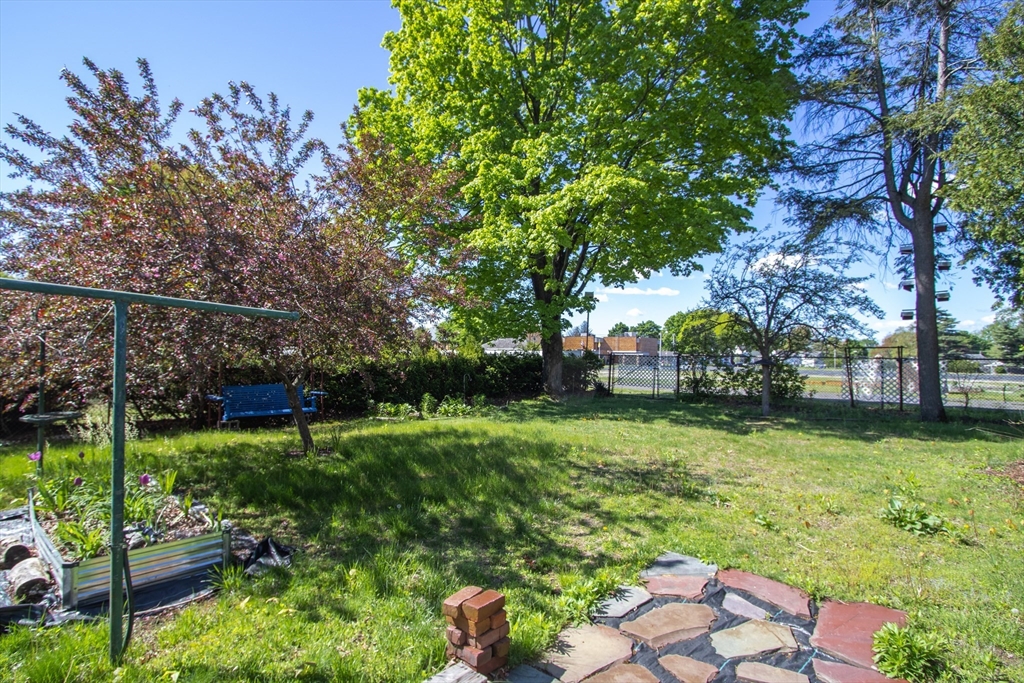 49 Fitzgerald Rd, Springfield, MA Photo #41