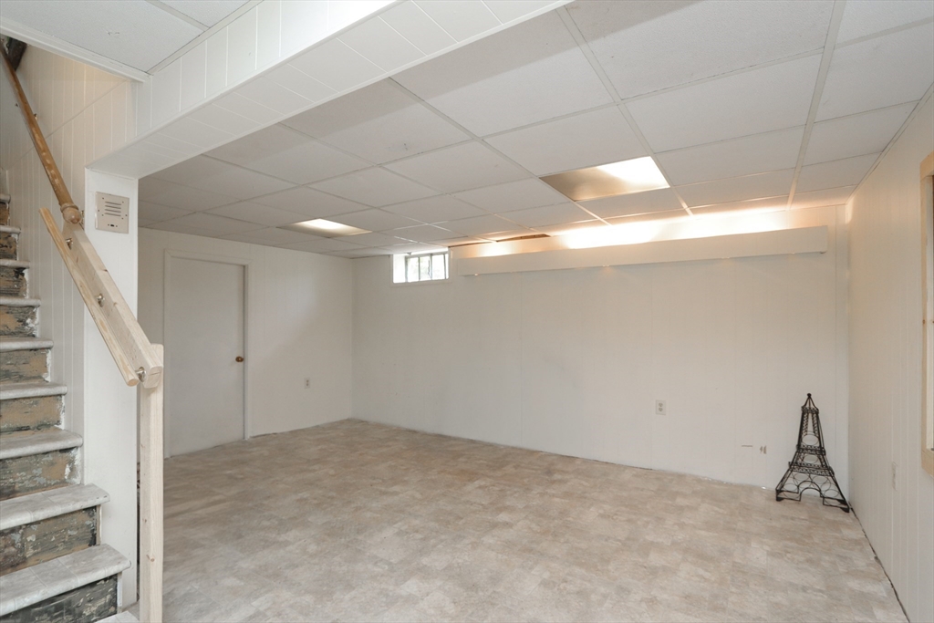 49 Fitzgerald Rd, Springfield, MA Photo #25