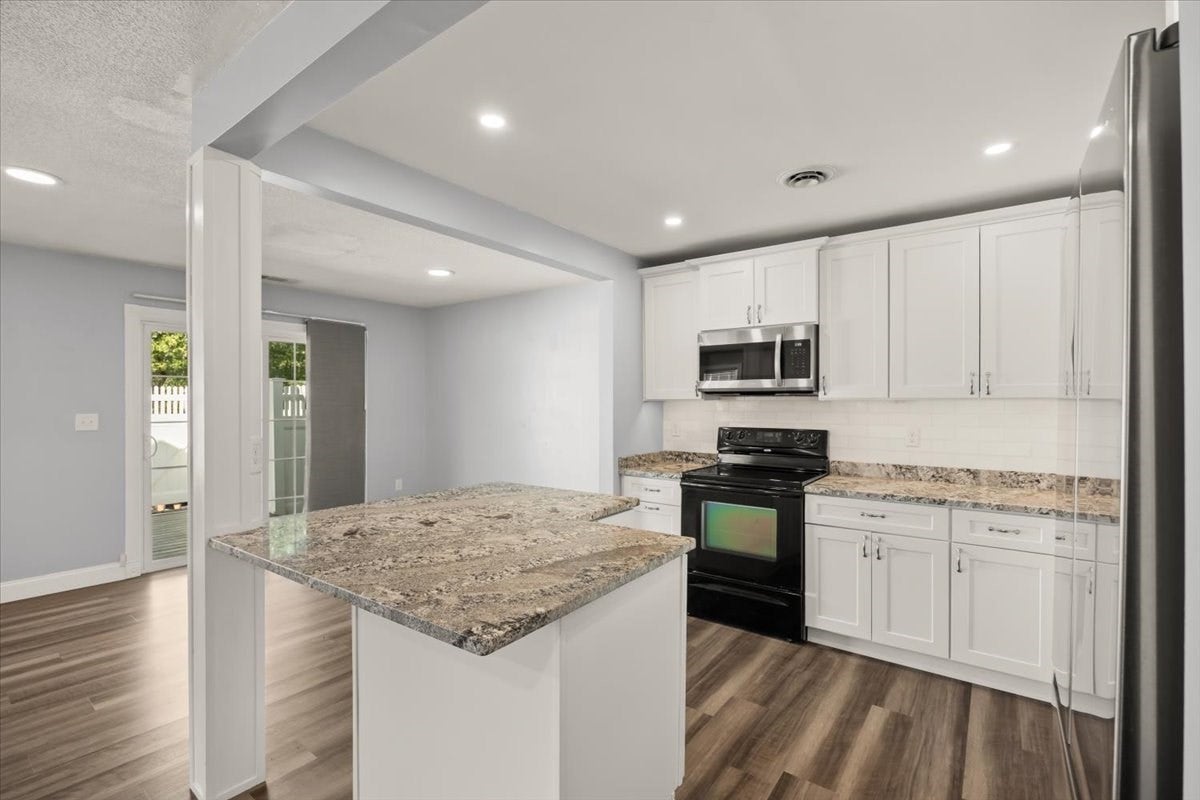 125 Highland St #306, Taunton, MA Photo #22