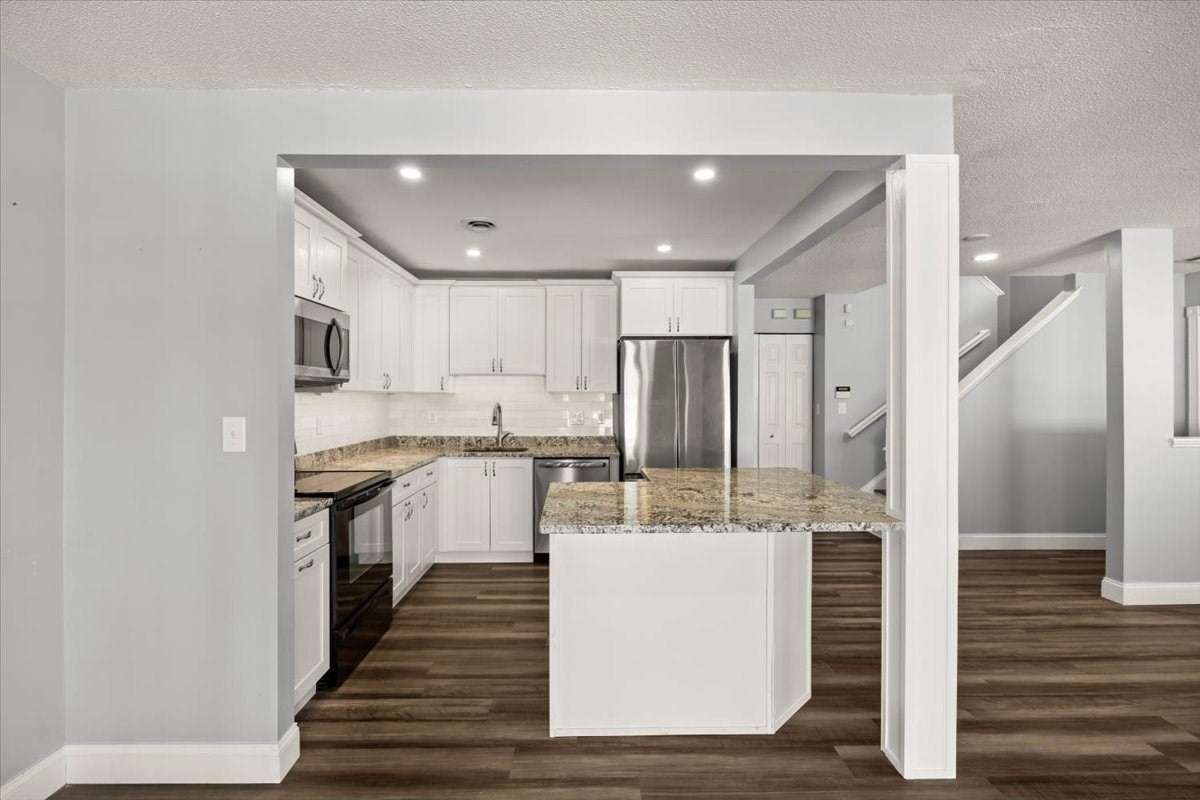 125 Highland St #306, Taunton, MA Photo #18