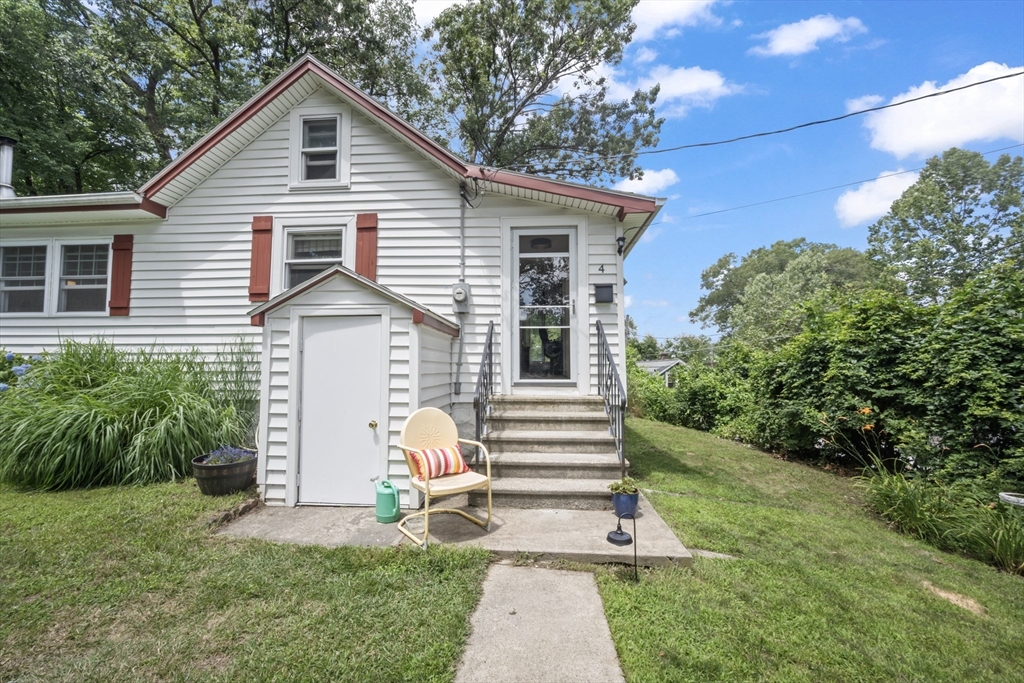 4 Bay Ridge Road
