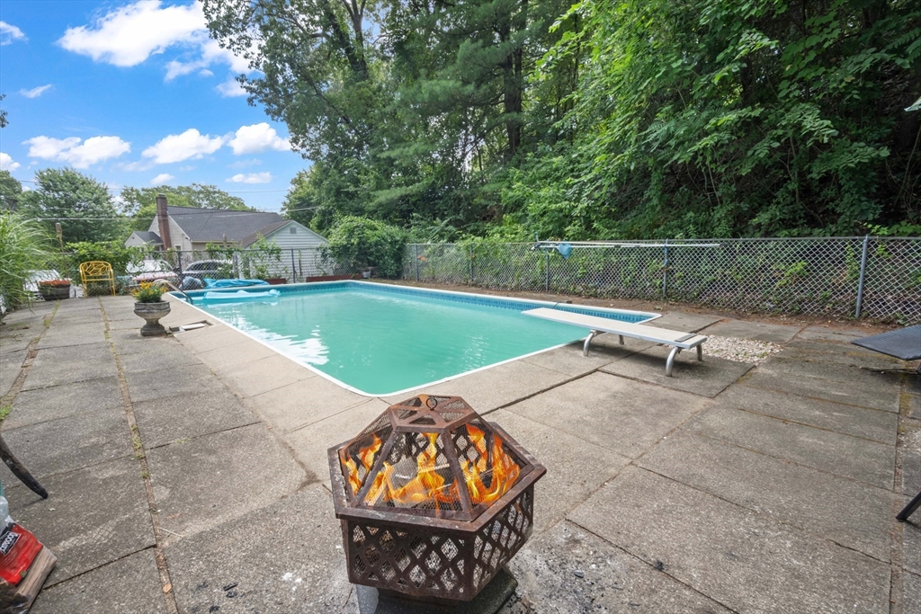 4 Bay Ridge Road