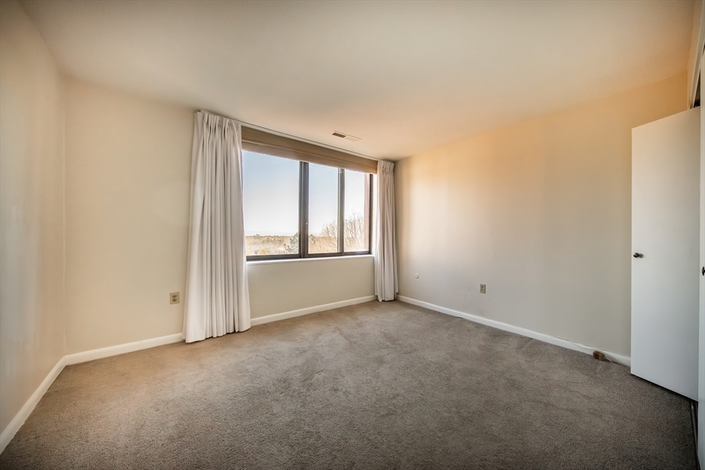 1002 Paradise Rd #PHE, Swampscott, MA Photo #12