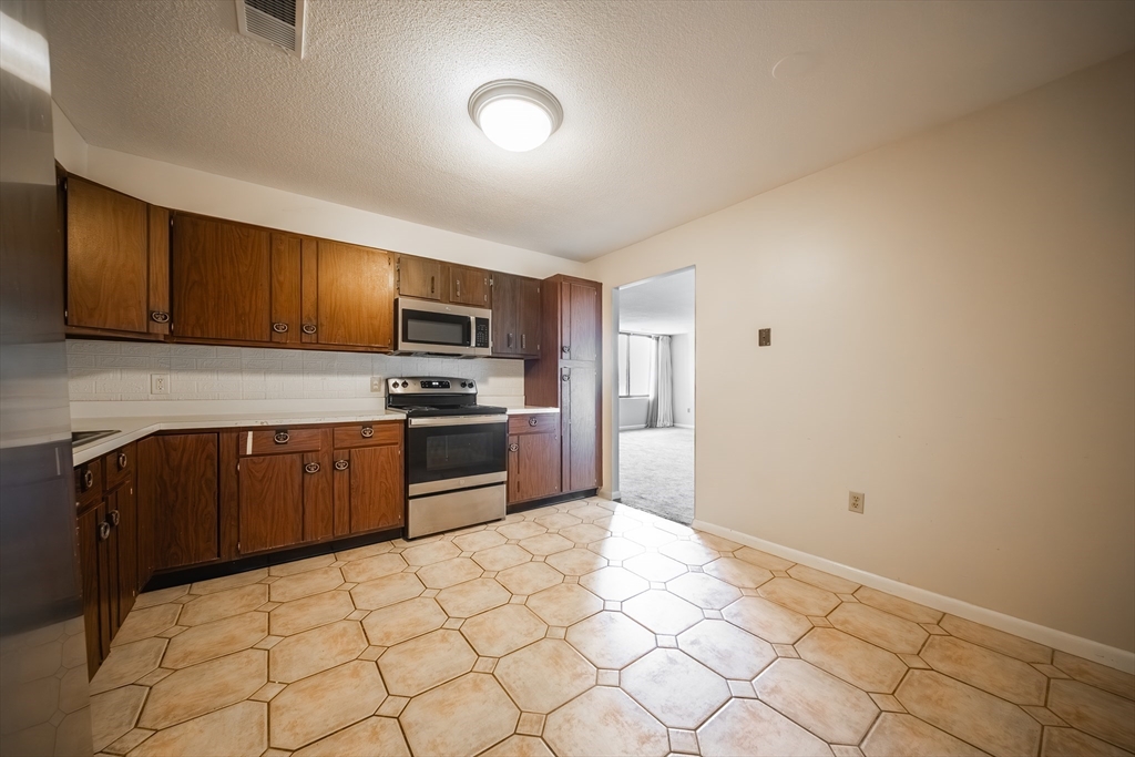 1002 Paradise Rd #PHE, Swampscott, MA Photo #4
