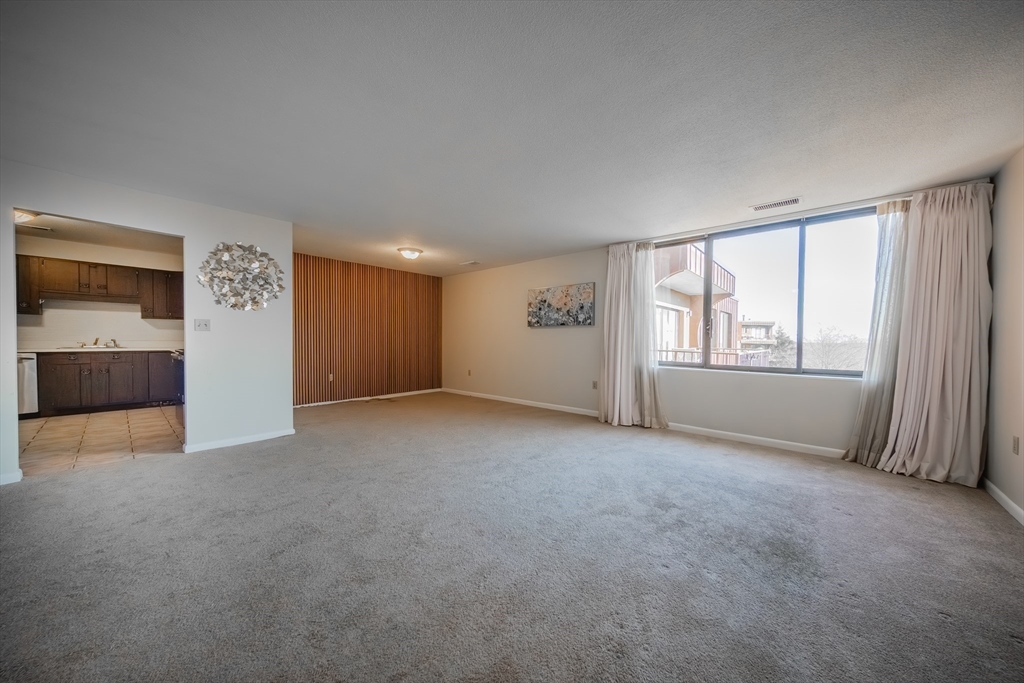 1002 Paradise Rd #PHE, Swampscott, MA Photo #5