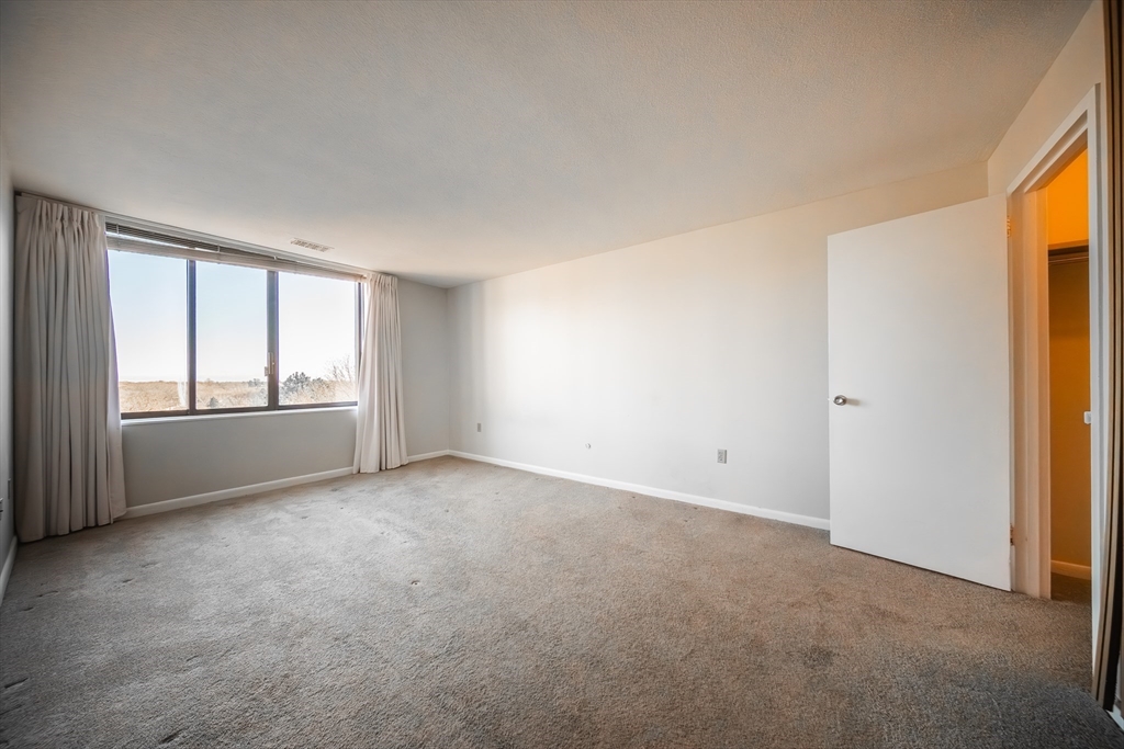 1002 Paradise Rd #PHE, Swampscott, MA Photo #17