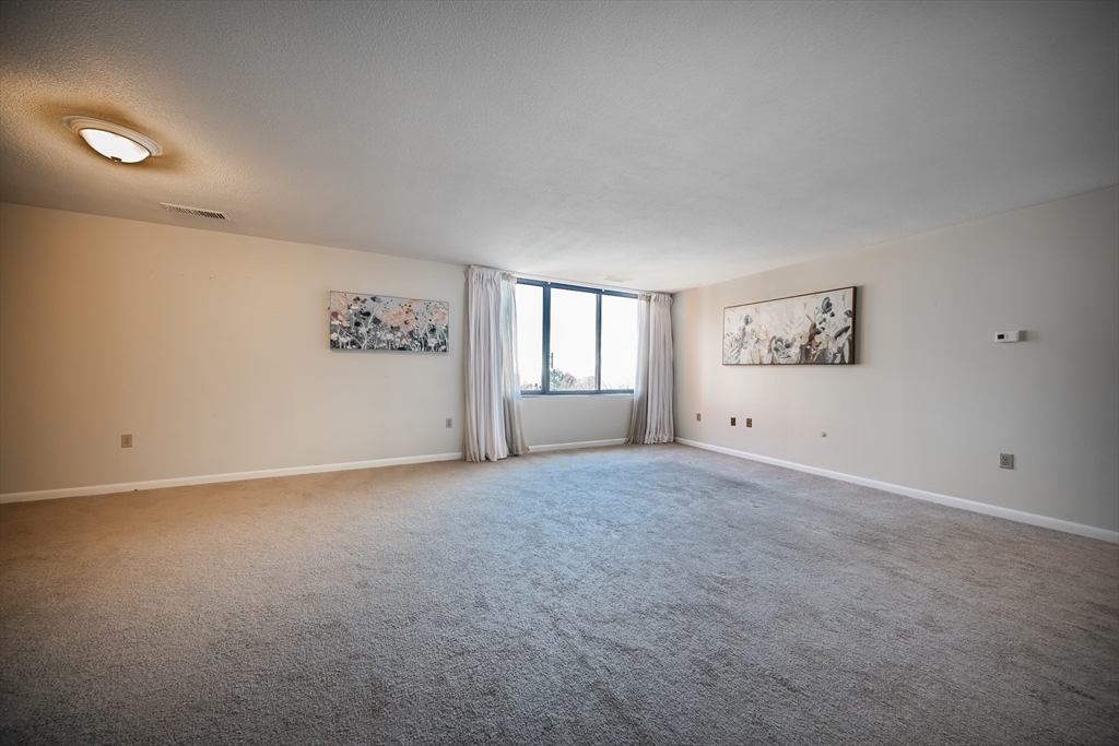 1002 Paradise Rd #PHE, Swampscott, MA Photo #9