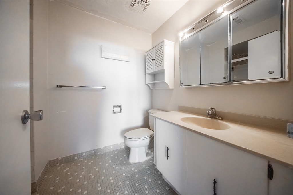1002 Paradise Rd #PHE, Swampscott, MA Photo #19