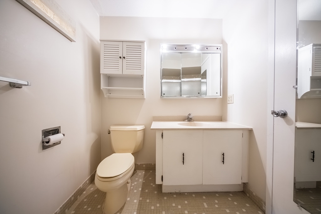 1002 Paradise Rd #PHE, Swampscott, MA Photo #10