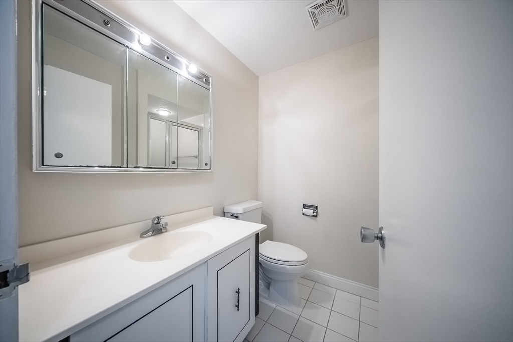 1002 Paradise Rd #PHE, Swampscott, MA Photo #14