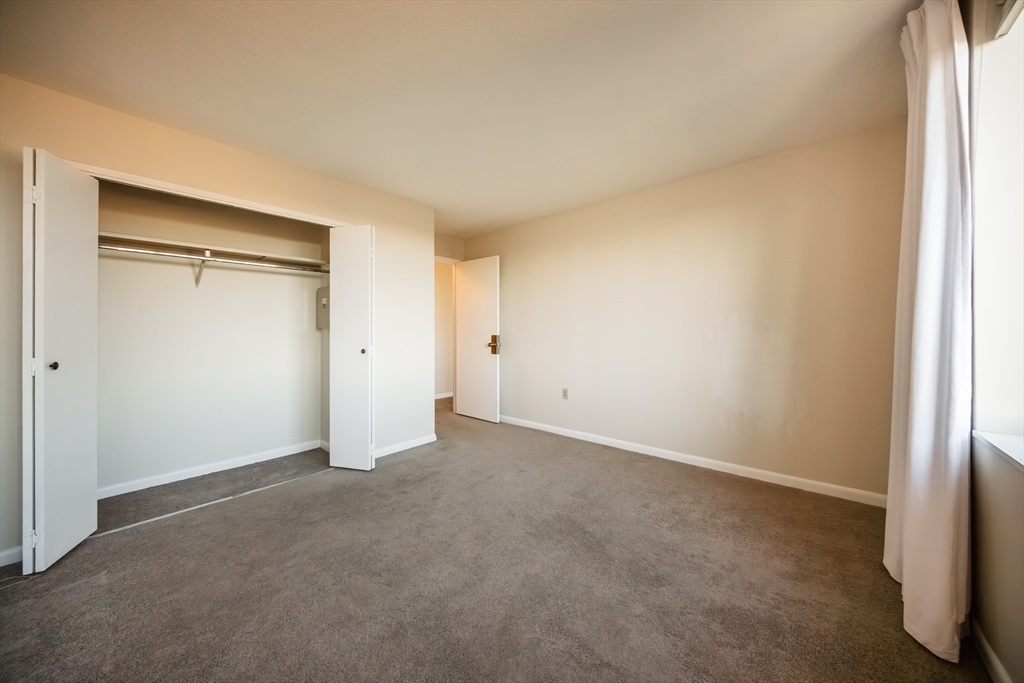 1002 Paradise Rd #PHE, Swampscott, MA Photo #11
