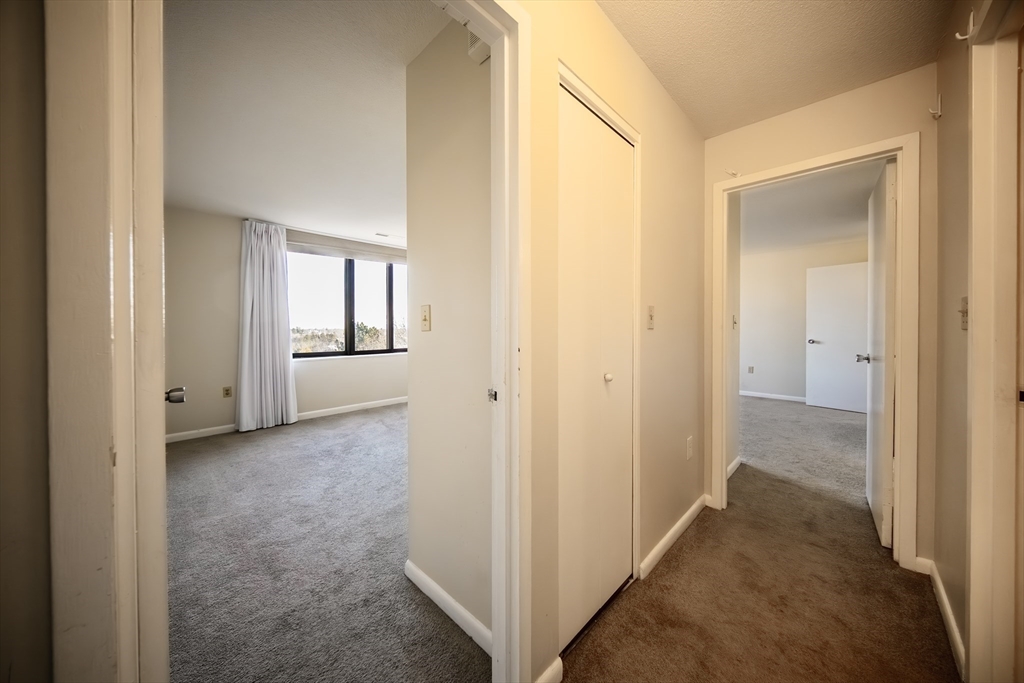 1002 Paradise Rd #PHE, Swampscott, MA Photo #8