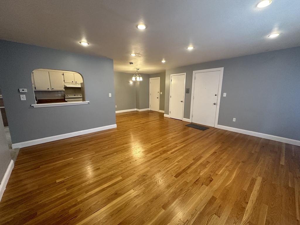 43 Jacqueline Rd #12, Waltham, MA Photo #3