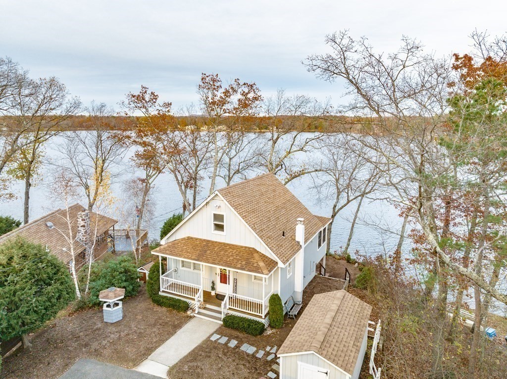 24 Shore Rd
