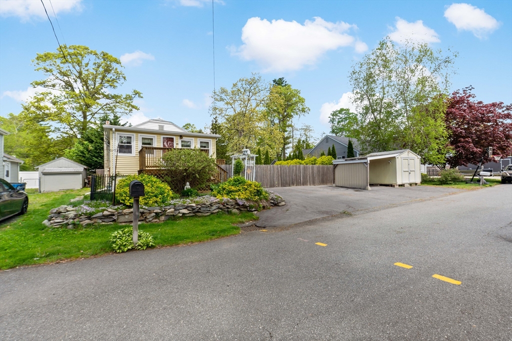 31 Mayflower Rd