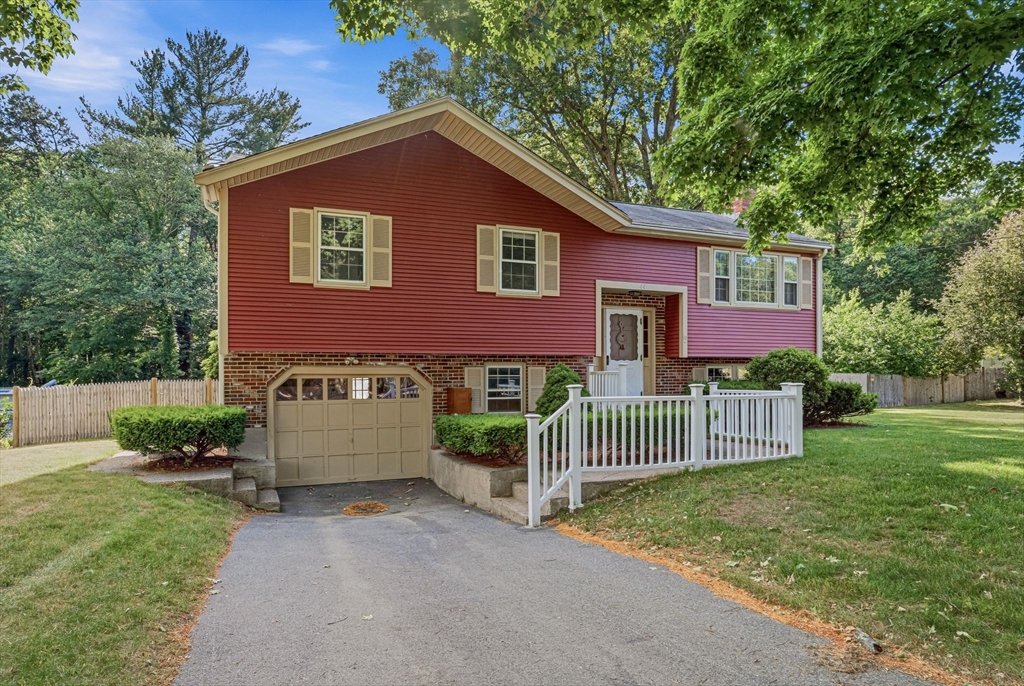 44 Tomlinson Rd