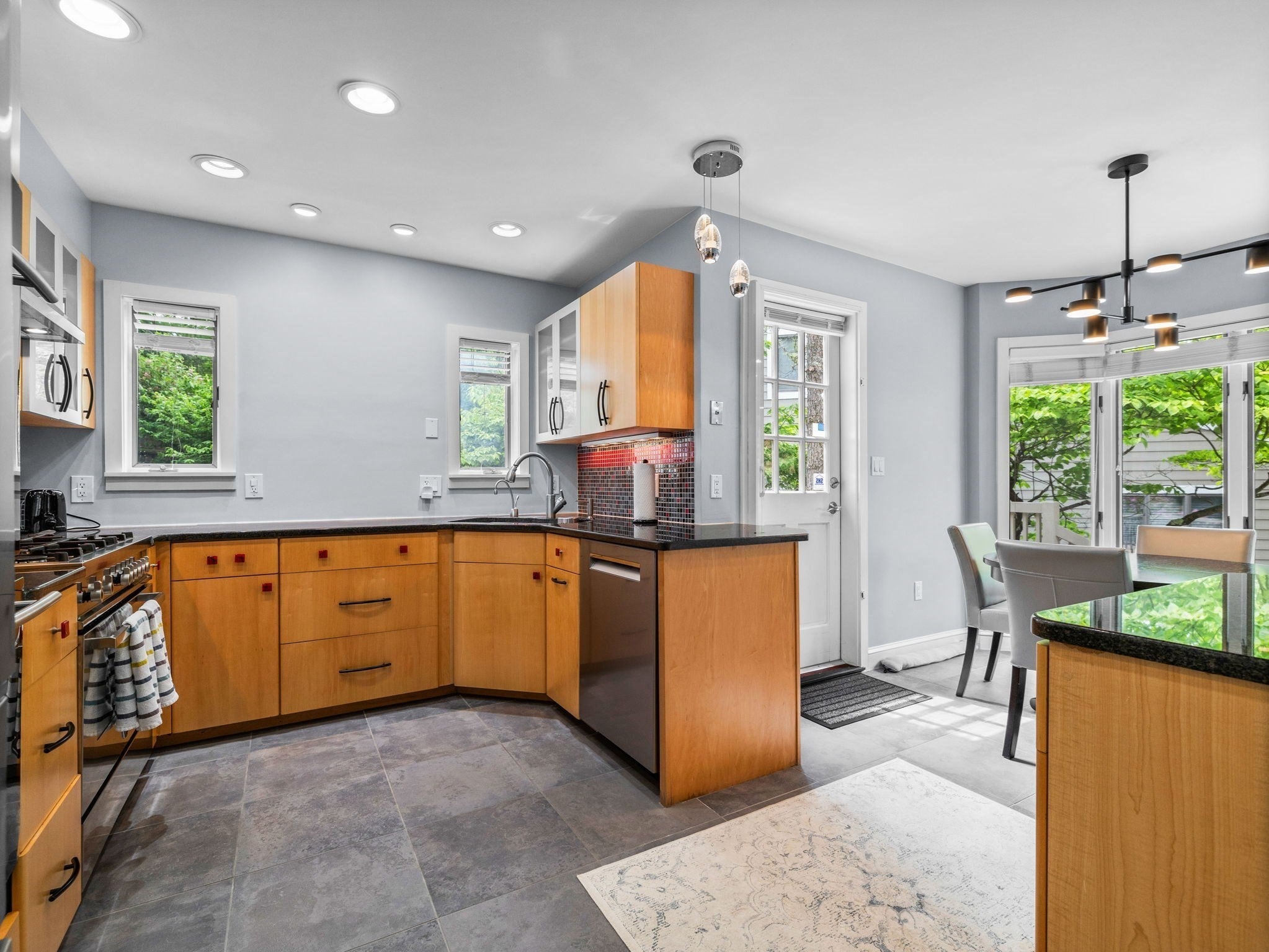 2 Benjamin Place #2, Brookline, MA, 2 Benjamin Place #2, Brookline, MA Photo #7