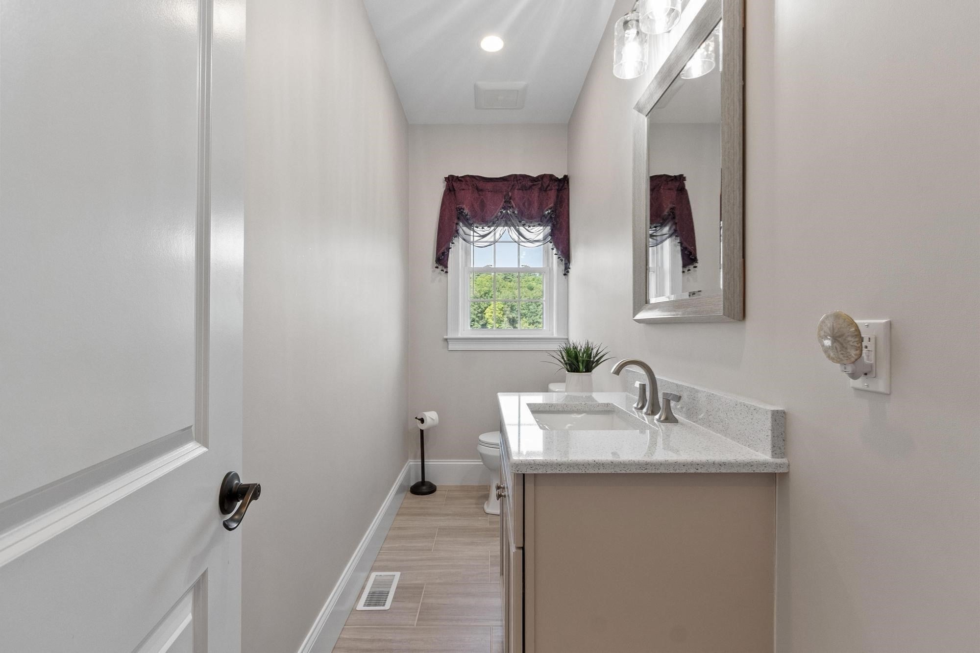 616 Prospect St, Leominster, MA, 616 Prospect St, Leominster, MA Photo #20