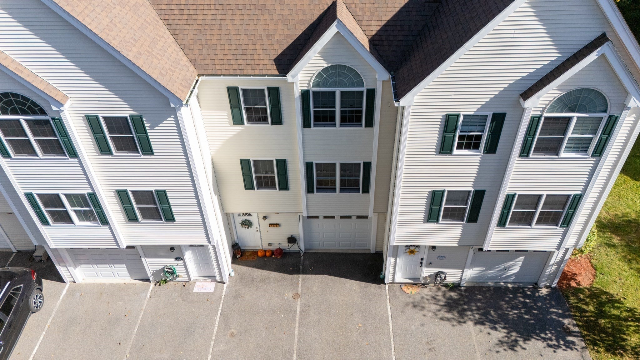 16 Clifton St E