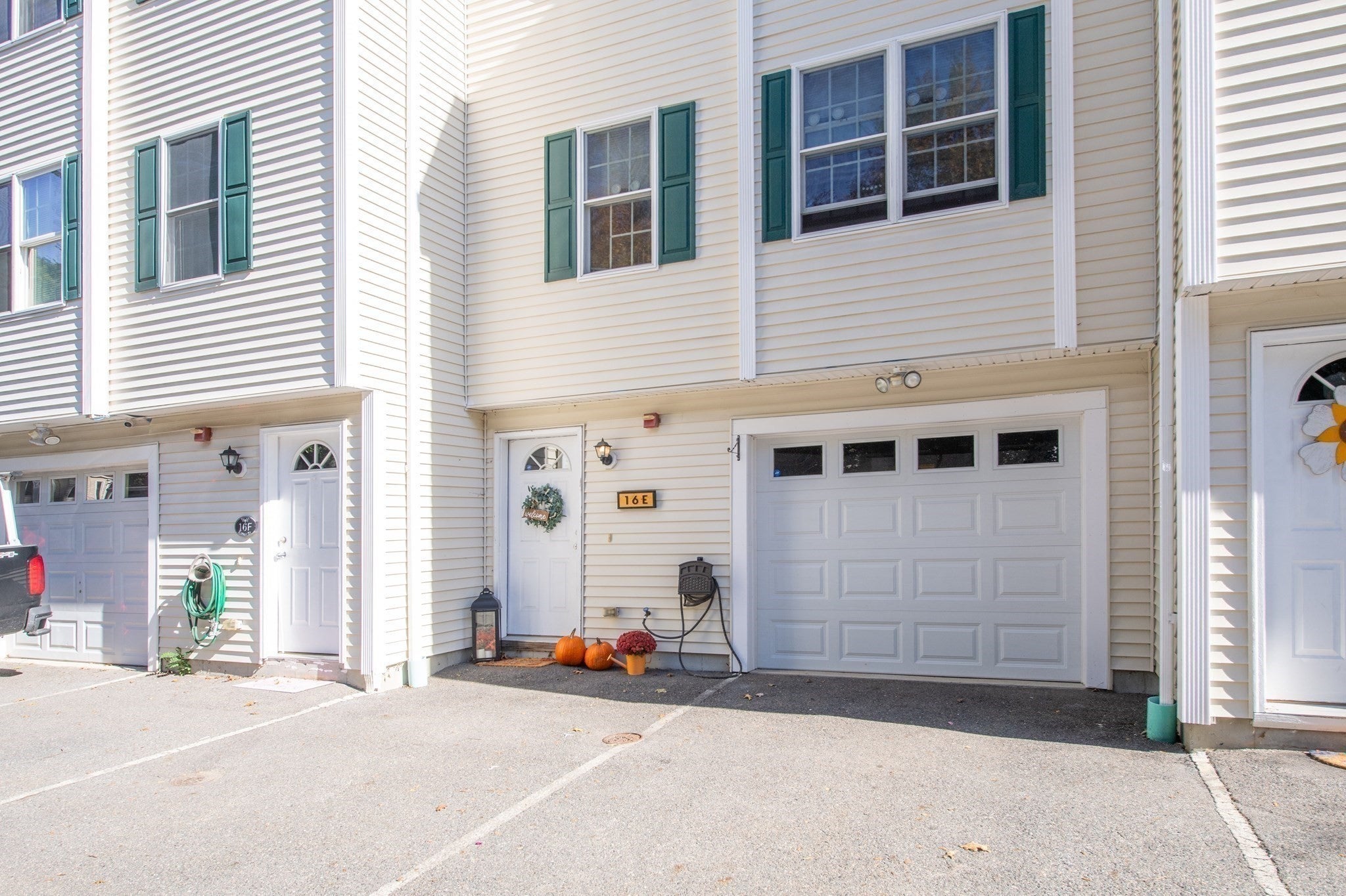 16 Clifton St E
