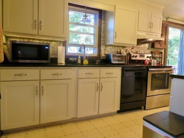 20 Meadowbrook Drive